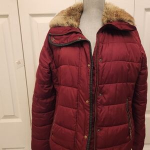 Old NAVY Women's Burgundy Puffer Jacket with Faux Fur Collar